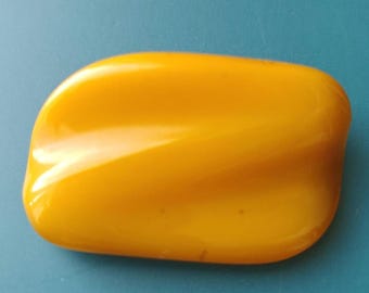 Vintage Bakelite Catalin Brooch -butterscotch, honey amber brooch.