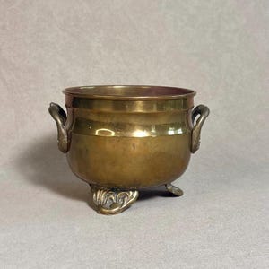 Vintage Brass Cachepot with Handles and Claw Feet | Hollywood Regency Planter Vessel