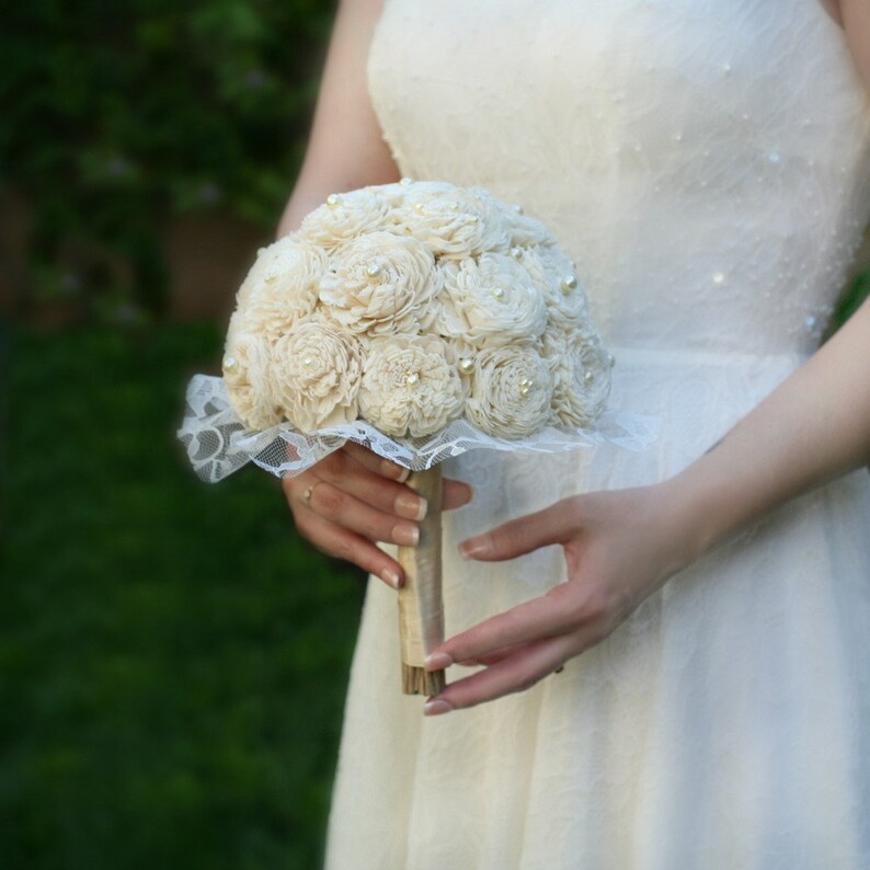 bridesmaid simple bouquets