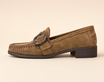 Mocassini con fibbia in camoscio marrone