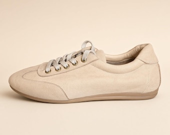 Baskets en cuir nubuck beige