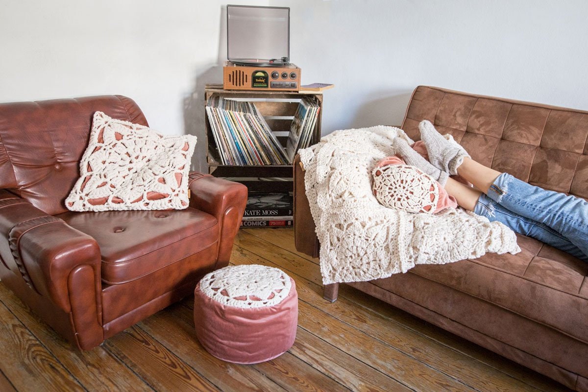 Pouf en Velours Inspiré Des Années 70, Oreiller Rond avec Fleur Carrée de Grand-Mère Rose, Rose Au C