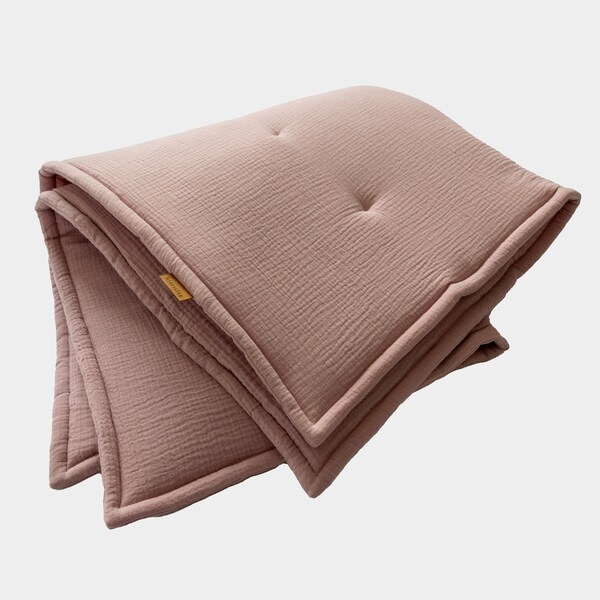 Cozy muslin crawling blanket for babies, available in different colors