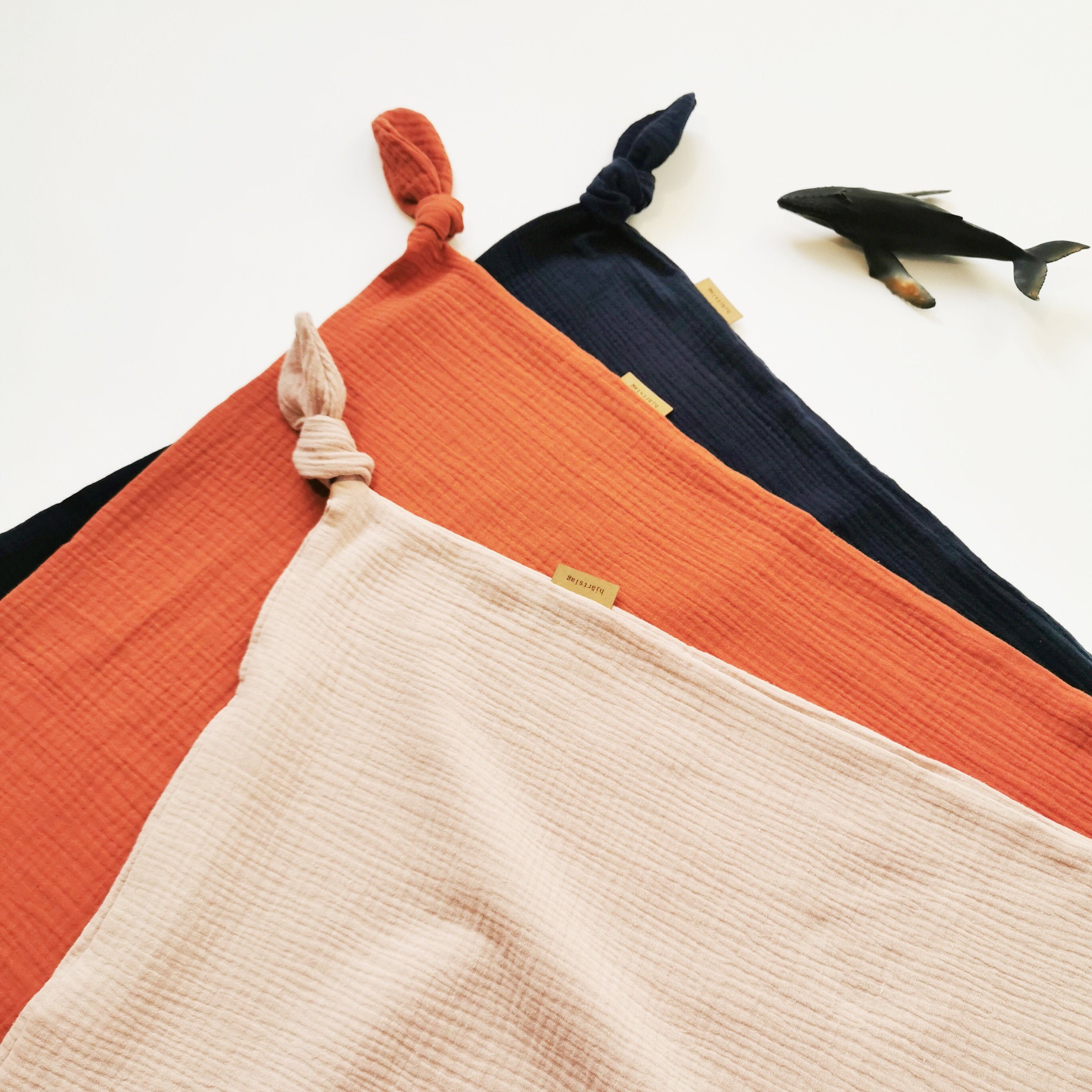 muslin taggie blanket