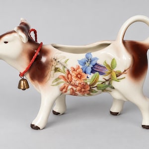 Vintage österrikisk porslinsmjölkkanna med blommor, signerad "M. Kirchental", mjölkkanna