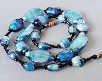 Vintage  Blue Glass Bead Necklace, Art Glass Beaded Necklace
