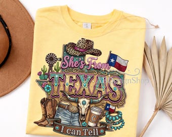 Sie kommt aus Texas PNG, Country Grafik, Cowgirl Rodeo Beliebte Western, Ranch Design (Digitaler Download)