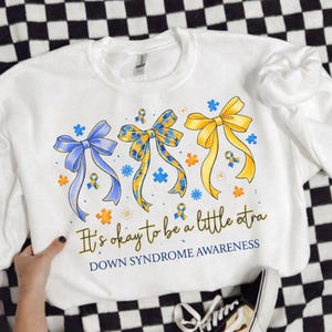 Immagine PNG per la sensibilizzazione sulla sindrome di Down, "Va bene essere stravaganti", design a nastro puzzle (download digitale)