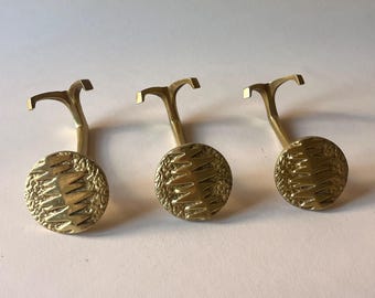 Set van 3 vintage koperen muurhaken – brutale moderne inrichting uit het midden van de eeuw