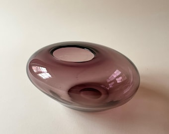Vintage ufo-glazen vaas uit de jaren 1970 | Handgemaakt roze paars kunstglas | Ontwerp uit het ruimtetijdperk