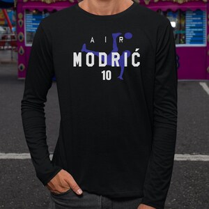 Air Modrić #10 Animated Soccer Graphic Tee, Croatia Star Player Football Gift Unisex T-Shirt image 5