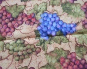 Beautiful 100% Cotton Fabric Vines and Grapes 18" long x 44" wide   (Half Yard)