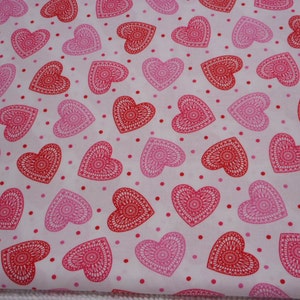 Beautiful Spiral Valentine Hearts 100% cotton Fabric 18&quot; x  44&quot;   (Half Yard)