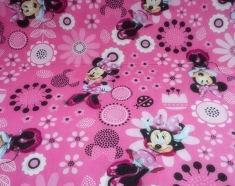 Tissu 100% Coton Paris - Vendu Au Demi-mètre (18 X 44 Pouces) - Rose - Parfait Pour Couture Et Déco