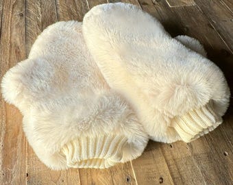 Mitones de masaje de piel sintética: juego sensorial y guantes íntimos