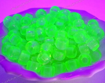 25 Loose ~ 9mm Vintage 1990's UV Black Light Smooth Glass Pony Beads, Vaseline Glass Uranium Glass Collectible Beads CZ-1071