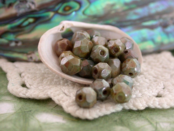 Czech Glass 2mm Firepolish Beads GREEN OPAQUE LUSTER