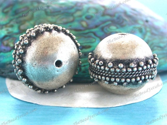 2 ~ 25mm Handcrafted Antique Nickle Silver Rustic Beads with Decorative Bezel Trim Lightweight Hollow Large Hole Rustic Macramé Beads MB-138