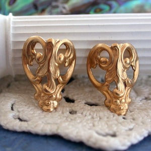 Brass Corners, Brass Art Nouveau Corners, Vintage Style Corner Brass Stampings, Decorative Brass Corner Pieces STA-052