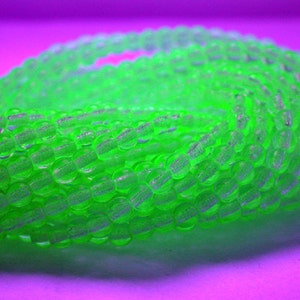 300 ~ 4mm Loose UV Black Light Beads, Uranium Glass Beads, Czech Glass Druk Round Glass Beads  CZ-215