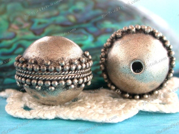 2 ~ 20mm Handcrafted Antiqued Nickle Silver Rustic Beads Decorative Bezel Trim Lightweight Hollow Large Hole Rustic Macramé Beads MB-147