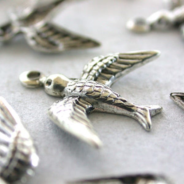 12 Antique Silver Plated Brass Bird Charms, 12 x 17mm Antique Silver Birds, Silver Ox Swallow Charms, Birds Swallows, Animal Charms STA-324