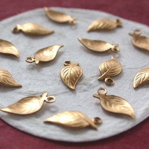 Leaves,Vintage Style,Supplies,Scrap booking,Collage,Craft Supplies,Jewelry Supplies,Made in USA,Wedding Supplies,Brass Leaves STA-131