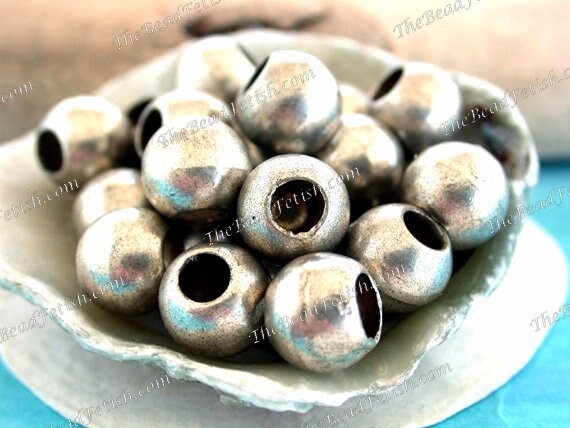 Big beads for online jewelry making