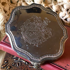 Lion crest box - Etsy 日本