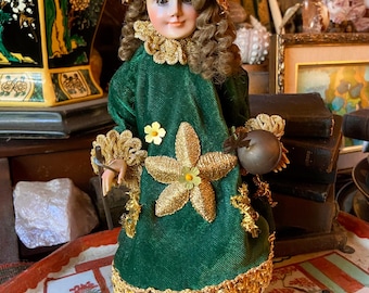 Antique Infant Of Prague Santo Nino Doll Statue Carved Wood Base Italian Religious Figurine Green Velvet Hat Gown Gold Embroidery Real Hair