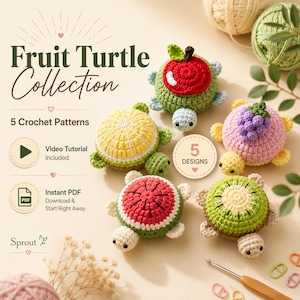 Puede incluir: Cinco tortugas de ganchillo con caparazones en forma de fruta: manzana, limón, uva, sandía y kiwi. La imagen incluye el texto: Fruit Turtle Collection, 5 Crochet Patterns, Video Tutorial Included, Instant PDF Download, 5 DESIGNS.