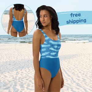 Badpak met open rug en oceaanprint – Blauw oceaan badpak uit één stuk, minimalistisch strandbadpak, badpak geïnspireerd op de oceaan