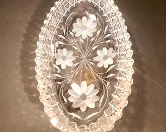American Brilliant Period Cut Crystal Oval Dish – Daisy Vine Pattern, Sawtooth Edge