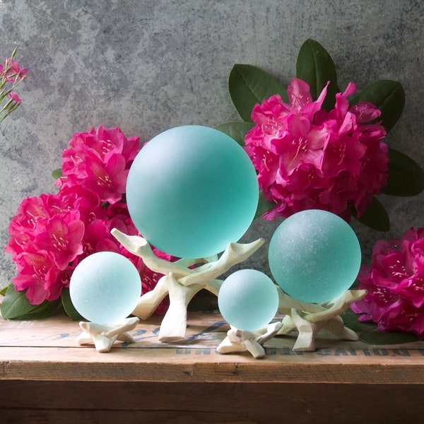 Seafoam - Seaglass Ball With Driftwood Stand