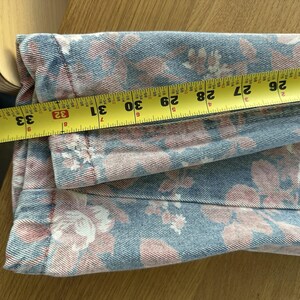 Jeans acampanados de tiro bajo con estampado floral estilo años 20 de Joe Boxer, talla 13, 100% algodón, efecto desgastado. imagen 12