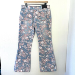 Jeans acampanados de tiro bajo con estampado floral estilo años 20 de Joe Boxer, talla 13, 100% algodón, efecto desgastado. imagen 6