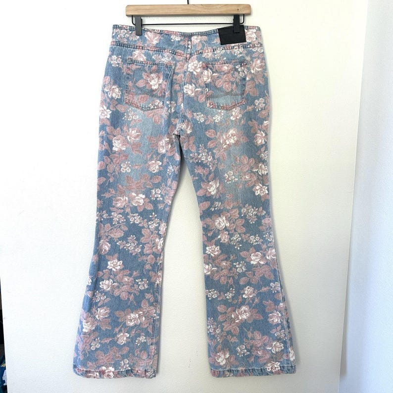 Jeans acampanados de tiro bajo con estampado floral estilo años 20 de Joe Boxer, talla 13, 100% algodón, efecto desgastado. imagen 6