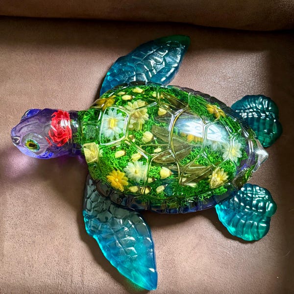 Handgemachte XL große Schildkrötenskulptur, Blumen, Moos, Rosen-Detail, Ozean-Dekor