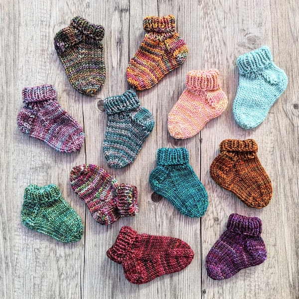 Hand Knitted Baby Socks with Seamless Toes - Warm Socks in Skin-Friendly Merino for Newborn to One Year Old Babies - Many Colors Available