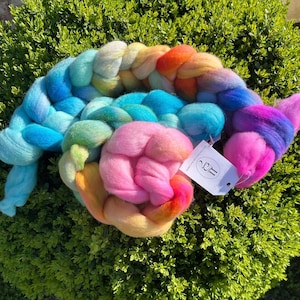 Hand Dyed Merino Wool Roving for Spinning, Felting (50-100g) | Sunset