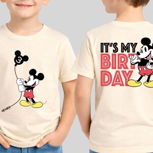 Custom Kid Toddler Name Age Mickey & Friends With Balloon Shirt, Personalized Mickey Mouse Birthday Present Gift, Disneyland Family Trip Tee Bild 3