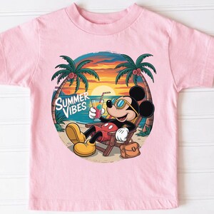 Chemise Mickey Summer Vibes, chemise de plage Mickey Mouse, t-shirt Disney Family Summer Vibes, chemise familiale assortie pour les vacances d'été, t-shirt voyage d'été image 2