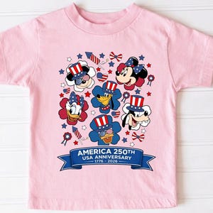 Mickey and Friends 4th July 2026 Shirt, Disney Independence Day Tee, Disneyland Family, Walt Disney World T-shirt Bild 2