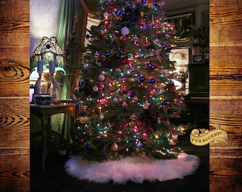Classic Round Christmas Tree Skirt - Faux Fur  - Sheepskin -Holiday Decoration - Soft Luxury Faux Fur - All New Sizes