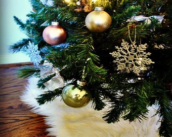 Classic Round Christmas Tree Skirt /  Faux Fur Sheepskin Round / Soft Luxury Faux Fur /