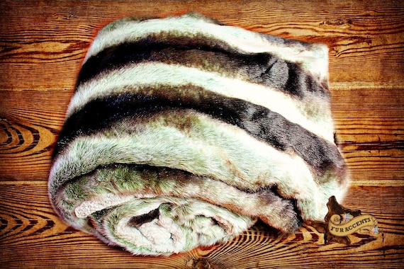 Super Soft Rabbit Exotic Gray Chinchilla Black Gray Off White Stripe Throw Blanket Premium Faux Fur Minky Cuddle Fur Lining -