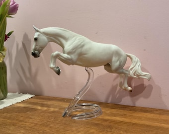 DISPONIBLE PARA ENCARGOS