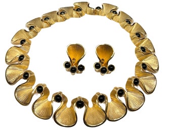 Les Bernard VO Necklace Earrings Set