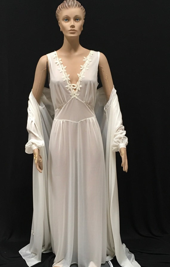 bridal gown and robe sets