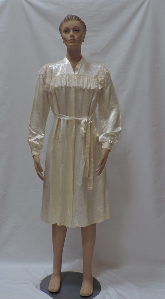 Antique Robe Wedding Peignoir Off White Satin and